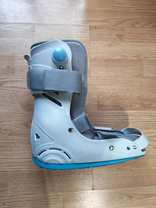 Vând orteză mărimea L