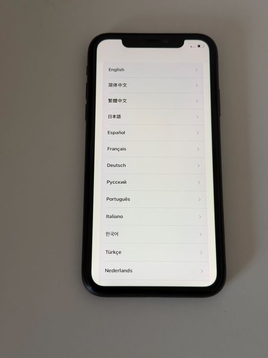 Vând Iphone 11 de 64Gb in stare foarte bună.Liber de rețea