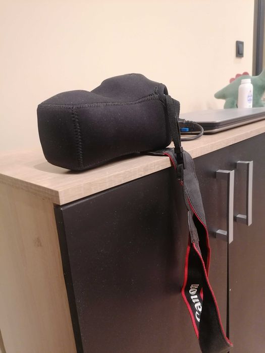 Canon 60D + обективи 18-55mm + 50mm/f1.8