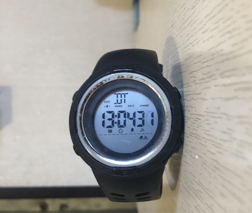 Часы водонепроницаемые.