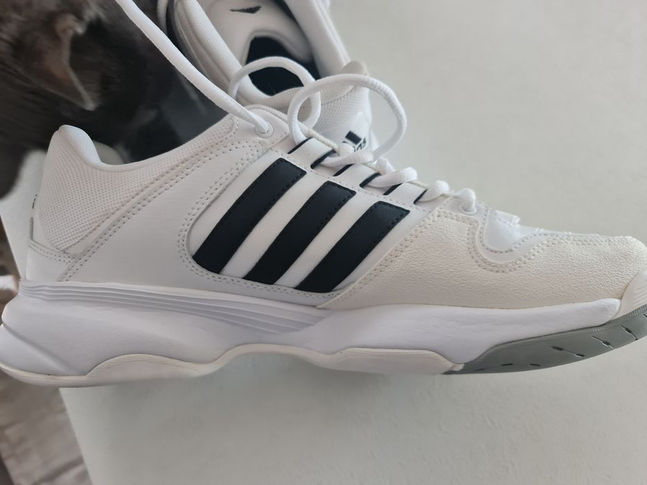 Încălțăminte sport Adidas