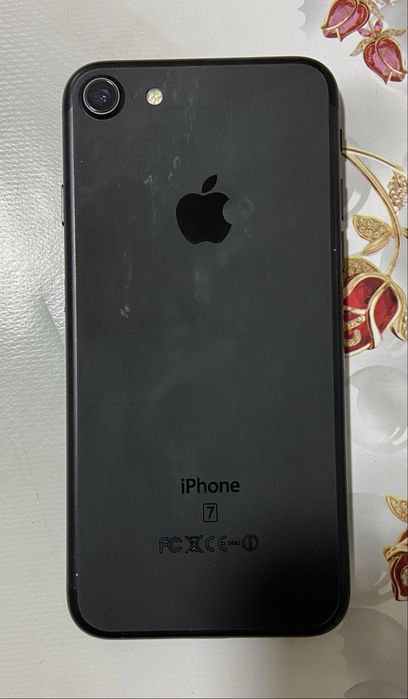 iphone 7 в отличном состяний (32гб)