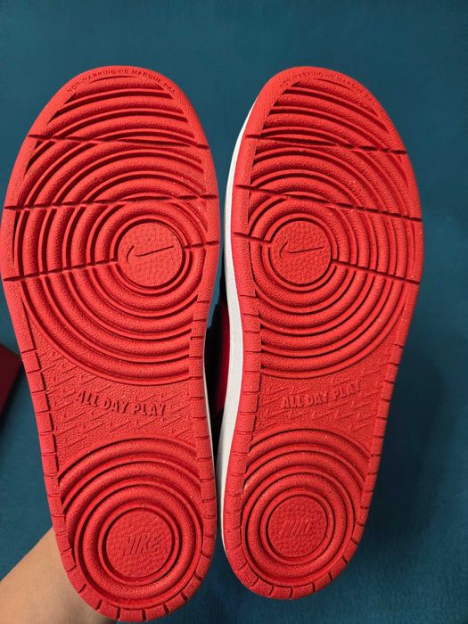 НОВИ детски маратонки Nike