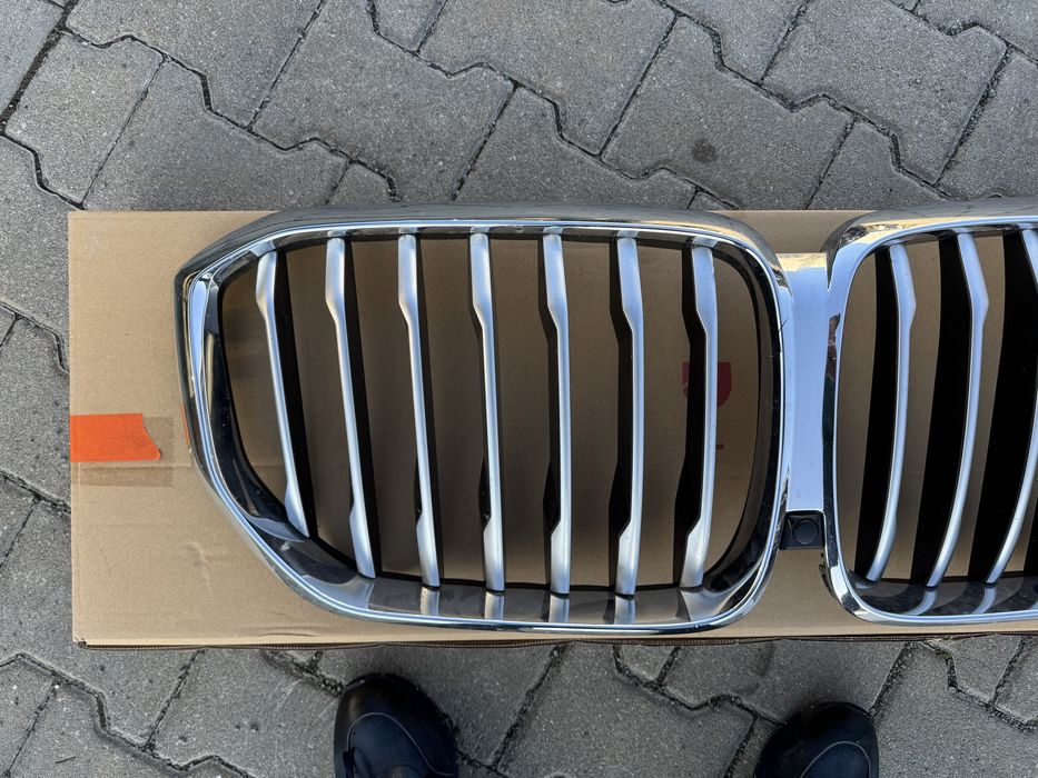 Оригинална предна решетка за BMW X5 G05 Бъбреци