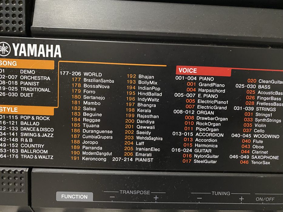 Синтезатор YAMAHA PSR-F51