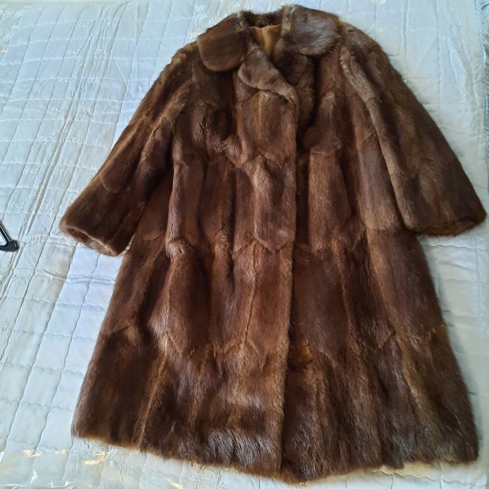 Vând haine de blana