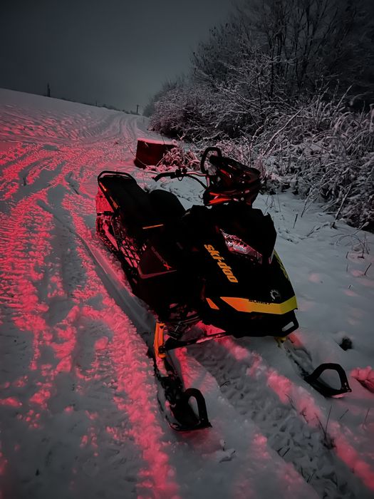 Vand Snowmobil  BRP Skidoo 850 2017