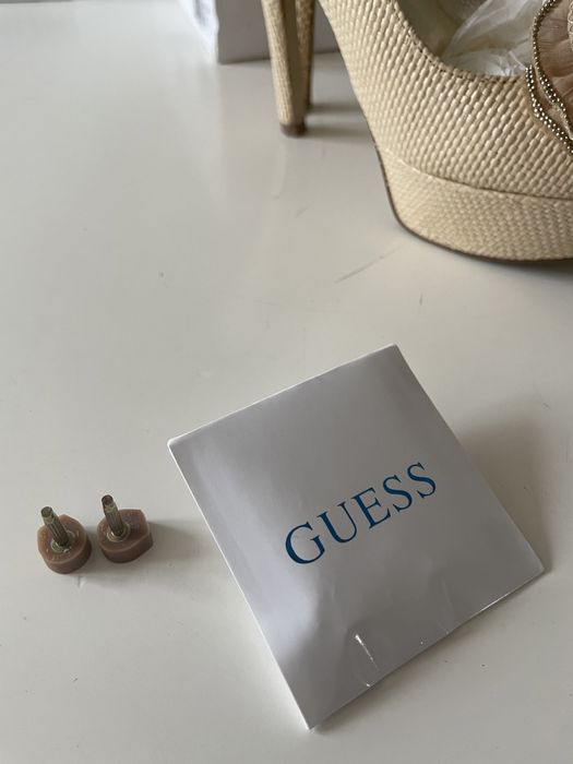 Pantofi tocuri Guess