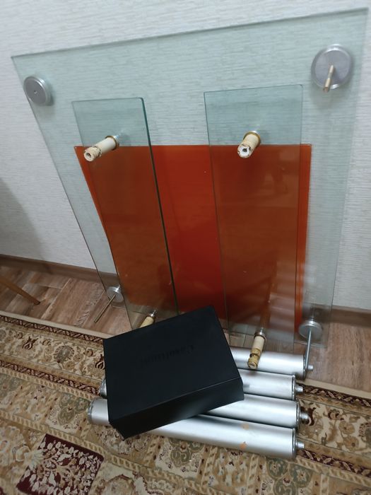 Стол кухонный стеклянный