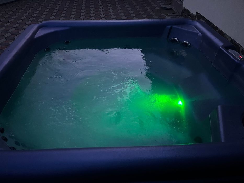 Jacuzzi cu hidromasaj