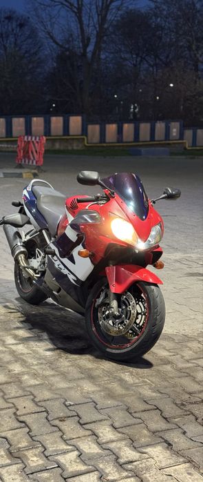 Vand Honda CBR 600 F4I