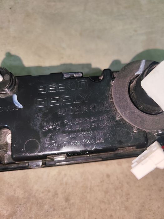 Фонарь Geely Atlas 25 год