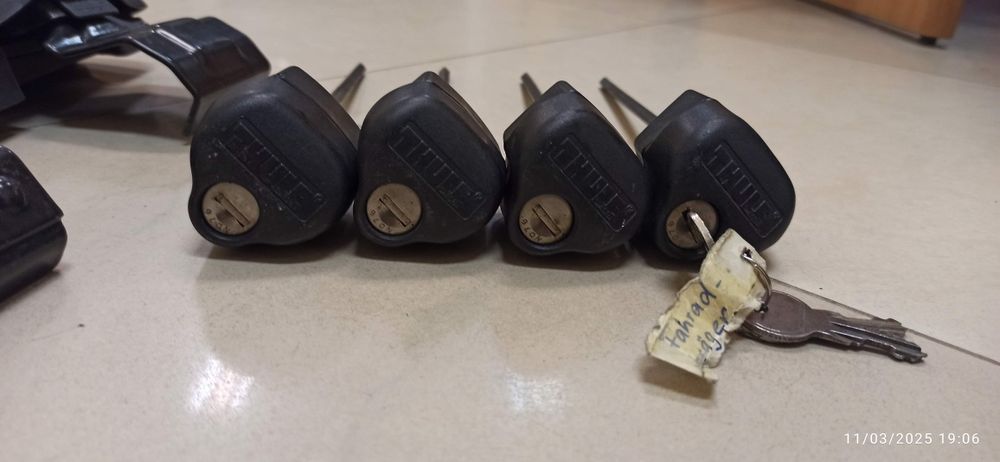 Rapid system Thule 750 захвати (пети) за напречни стоманни греди