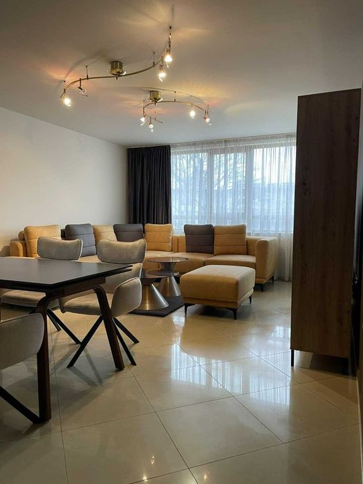 Дава се под наем Тристаен апартамент в Варна, Център - 120 кв.м за 1196.97 € - Снимка #5