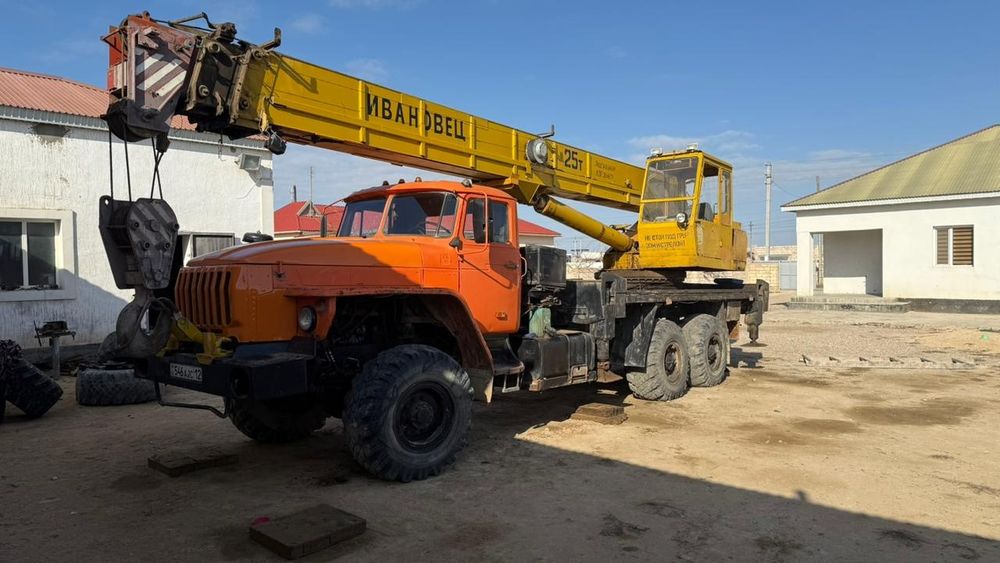 Автокран Ивановец