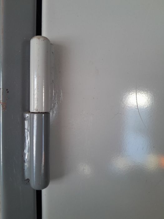 Продаю шкаф железный