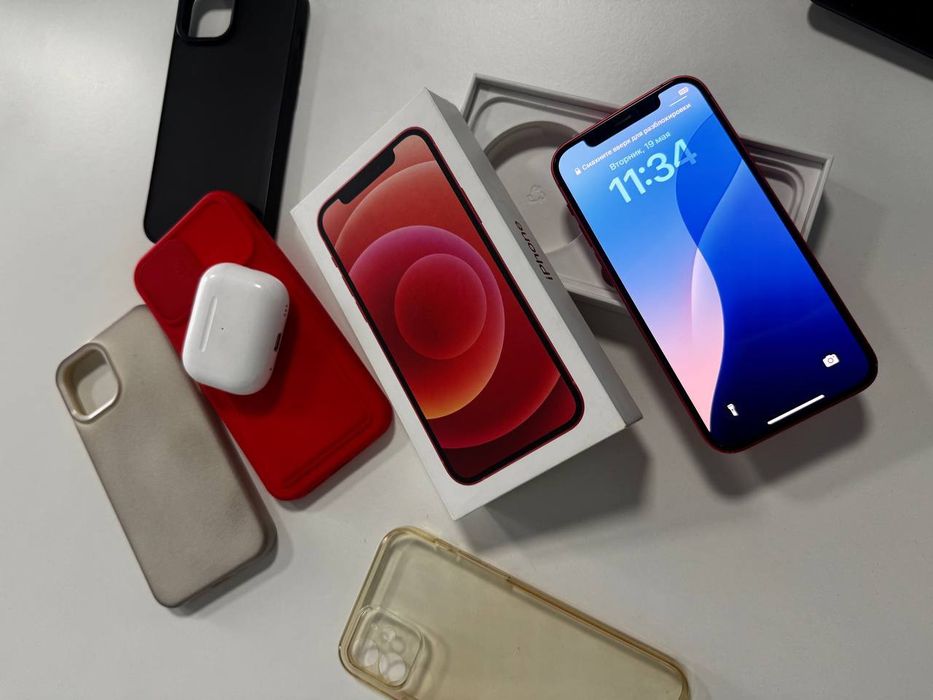 iPhone 12 в идеальном состоянии