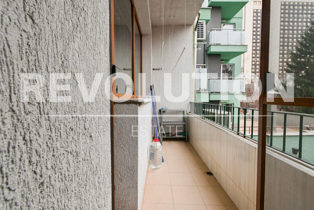 Дава се под наем Тристаен апартамент в София, Център - 102 кв.м за 1000 € - Снимка #9