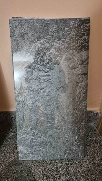 Продавам плочки фаянс