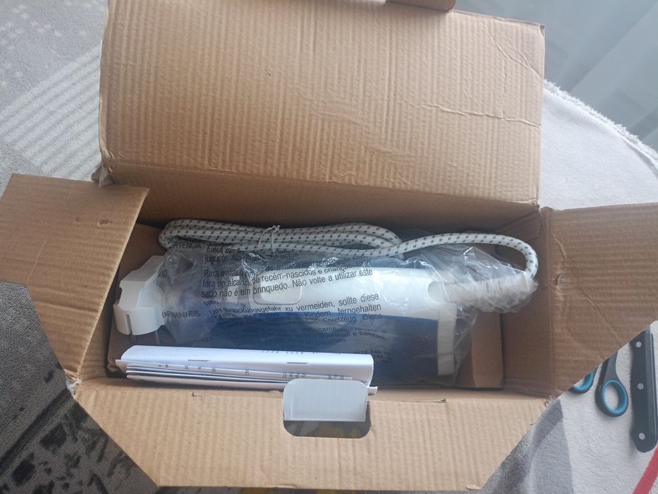 Vând fier de calcat Tefal Virtuo talpa ceramica.