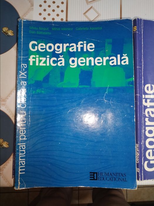 Cărți și manuale școlare