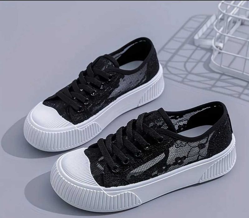 Дамски летни кецове