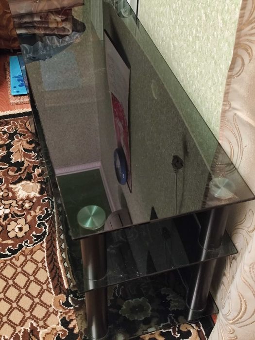 Стеклянная подставка под телевизор, Б/У