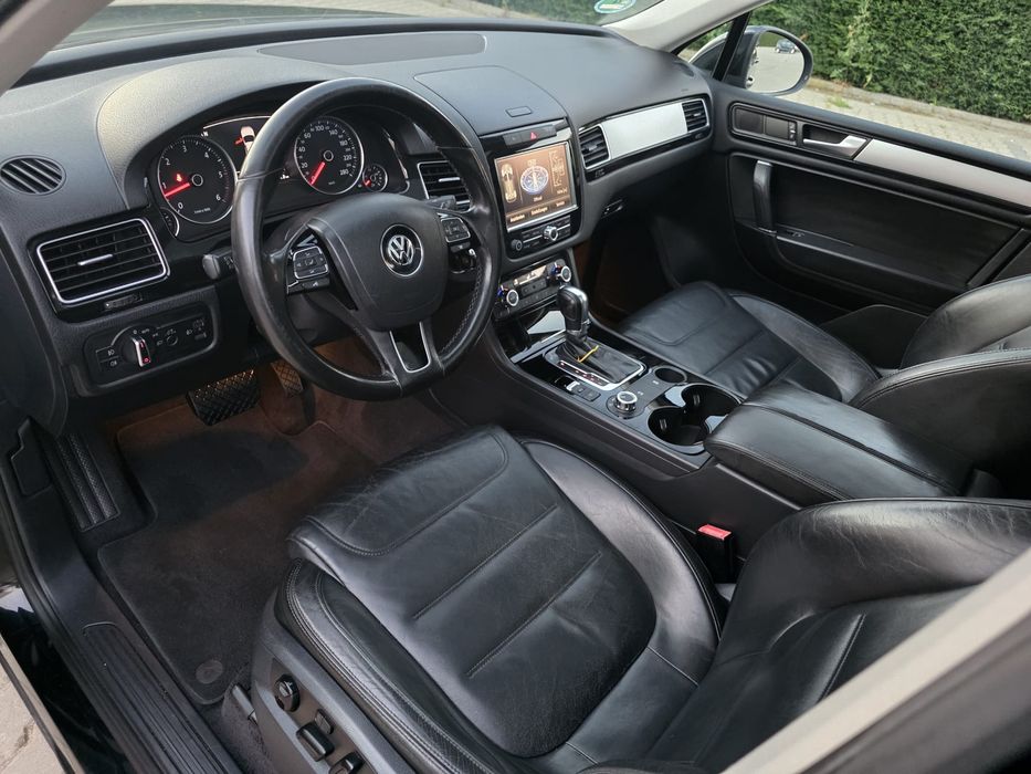 Vând vw Tuareg AN( 08/2011 ) 3.0 L 245 CP