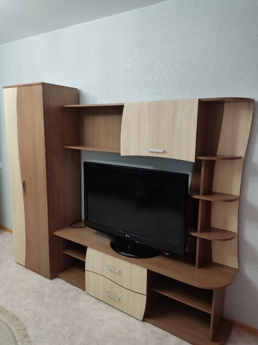 Шкаф с телевизором вместе
