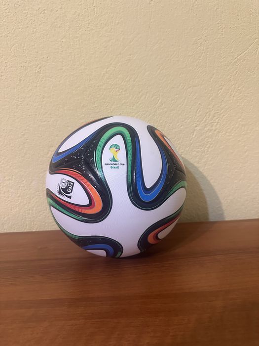 Футболни топки adidas