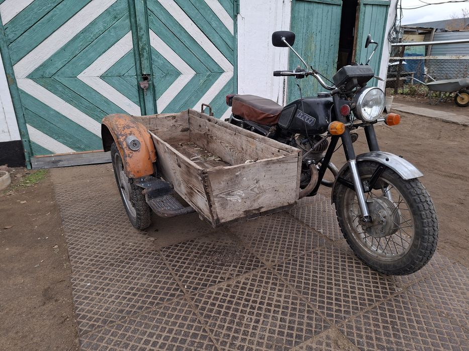 Продам иж планета.