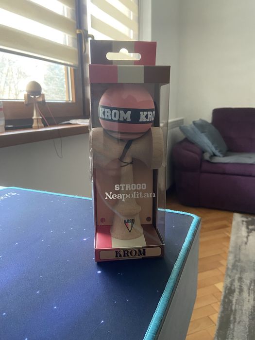 Se vinde krom strogo neapolitan strawbery