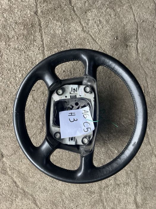 Волан кожен за Audi A6 C5 2001g нормално състояние ном 3