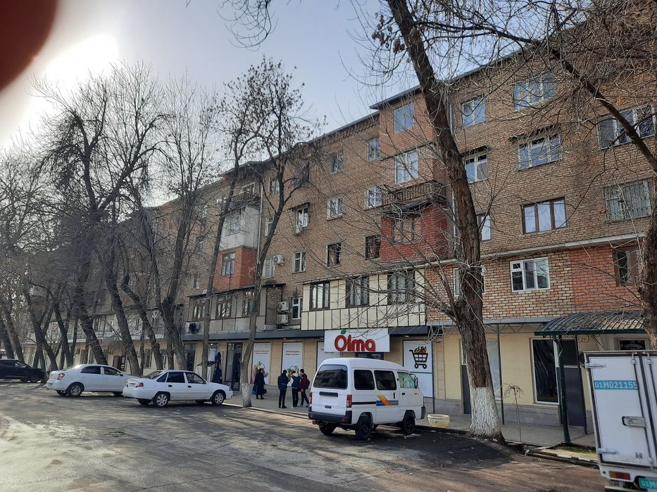 Чилонзорда 2-Хоналик Уй Сотувда Мевазор махалла Метро Олмазор