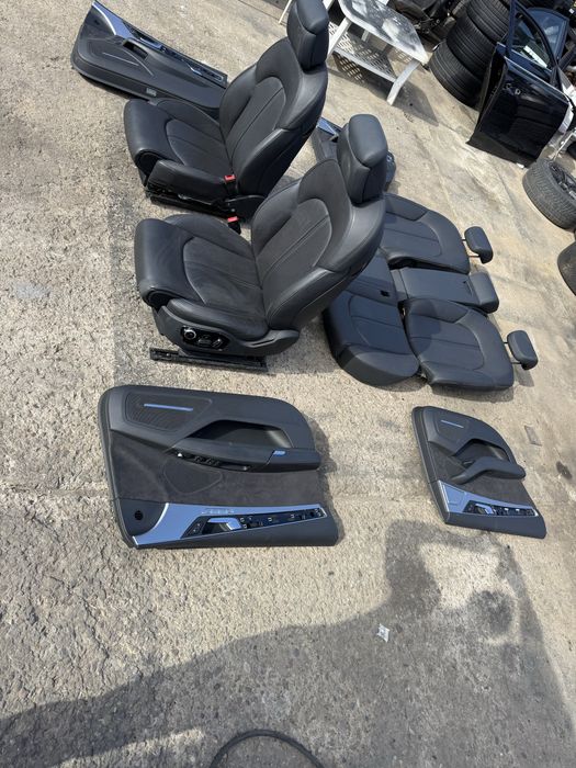 Кожен салон от Ауди А8 2015 г