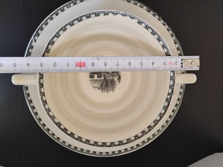 Антикварен сет за супа - купа с две дръжки с подложна чиния