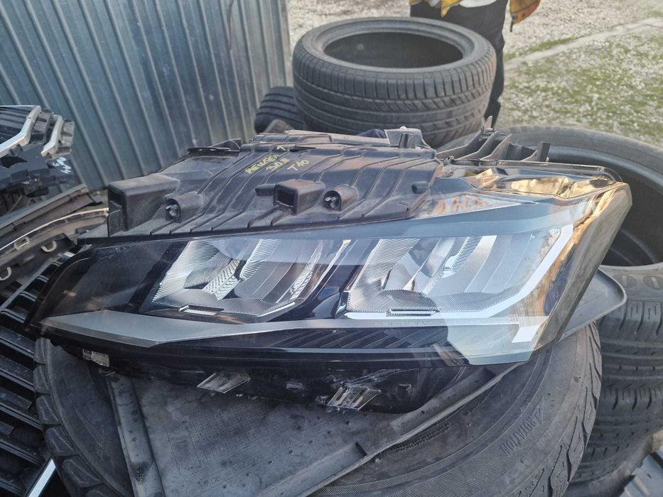 far stanga Peugeot 308 T10