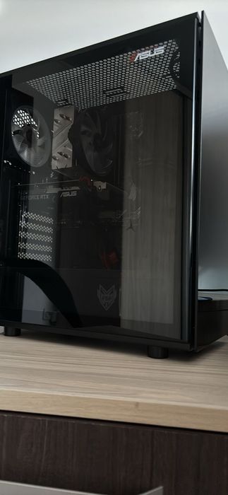 Calculator gaming recondiționat și întreținut