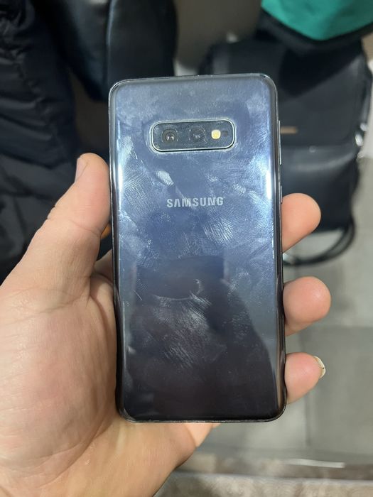 Samsung s 10e в хорошем состояний