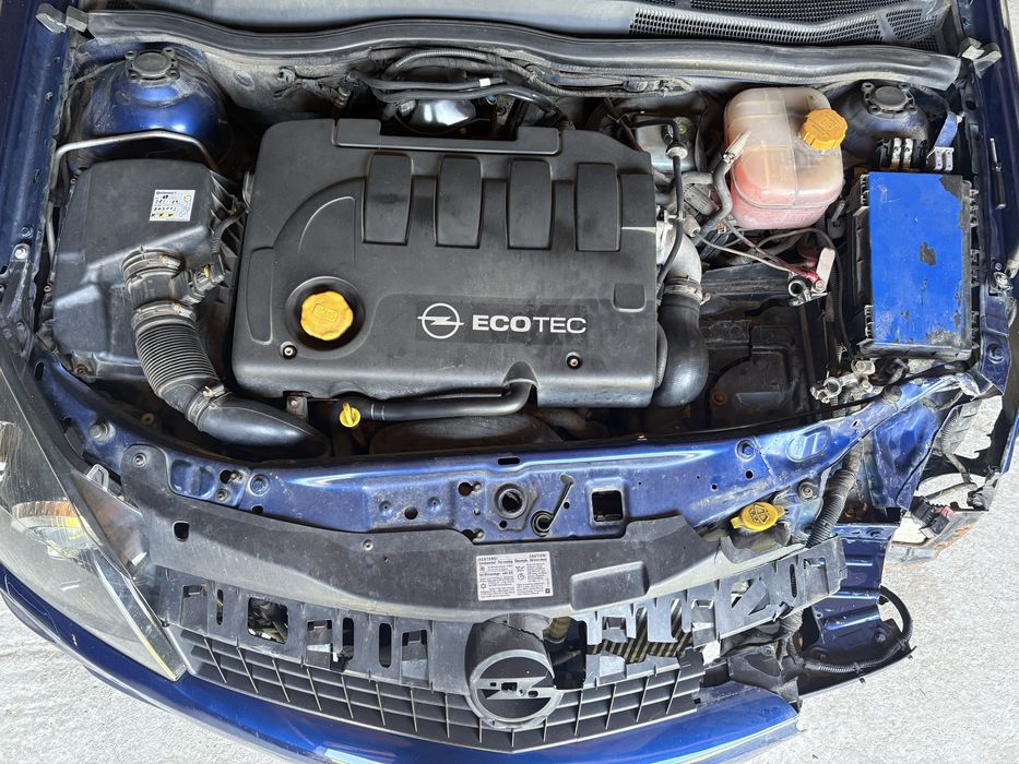 Dezmembrez Opel Astra H GTC