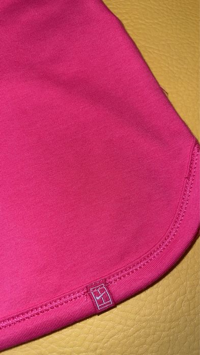 Уникална тениска Nike с бродирано лого