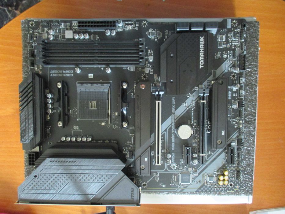 Дънна платка MSI MAG B550 TOMAHAWK MAX WIFI, сокет АМ4