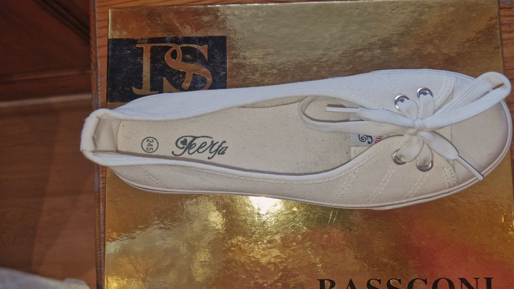 Летняя женская обувь