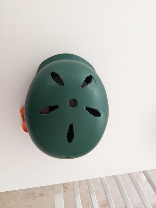 Каска за тротинетка/колело BERN