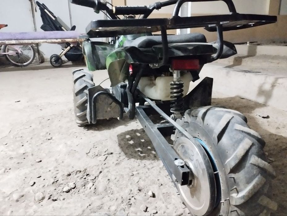 Трицикл  бензиновый сотилади нархини келишамиз