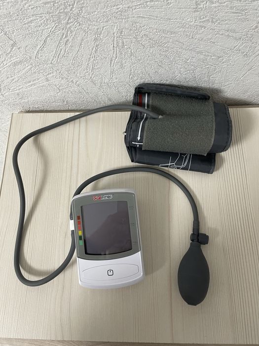 Тонометр полуавтоматический