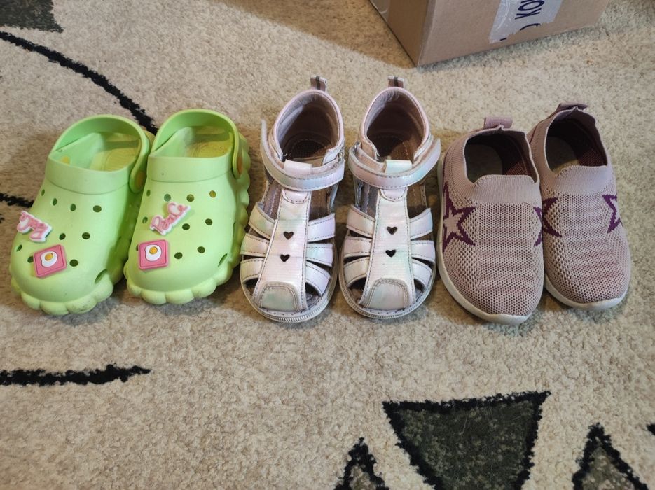 Продам обувь на девочку