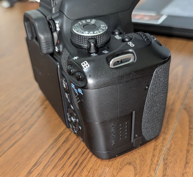 Canon 600d + EF-S 18-55 IS II