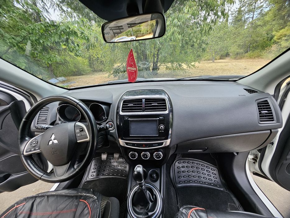 Мицубиши asx 2015г 150 к.с.