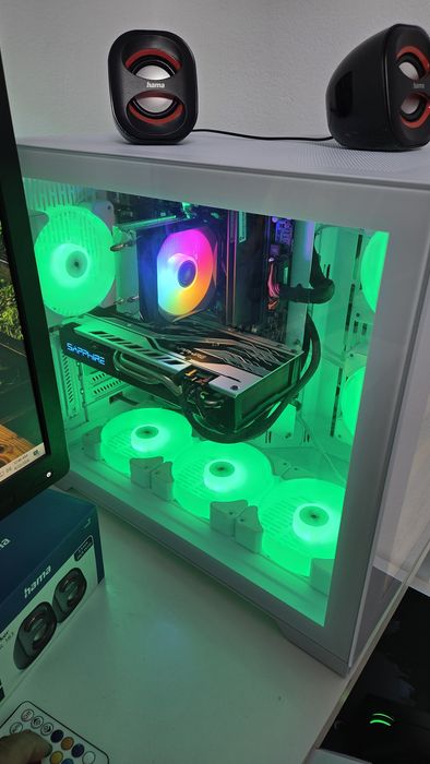 PC Gaming cu Display în Carcasă – i7 6700K • 16GB RAM • RX 570 4GB • Pachet Complet
Vând PC Gaming